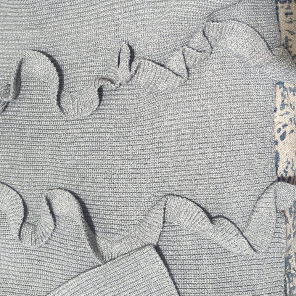 Primi Gray Ruffled Sweater Size Large - Picture 3 of 7